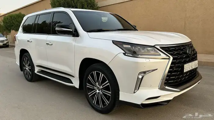 لكزس LX 570 سبورت موديل 2021 7