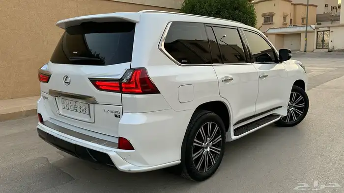 لكزس LX 570 سبورت موديل 2021 20