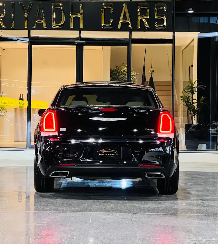 كرايزلر 2016 V6 ( بحالة ممتازة ) 3