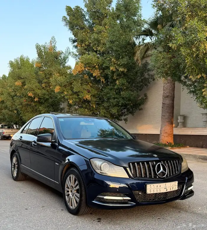 للبيع مرسيدس c200 2012 ممشى قلييل 6