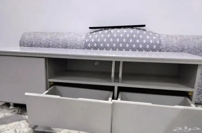 طاوله للبيع 0