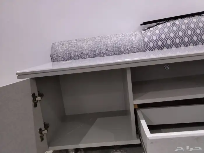 طاوله للبيع 1