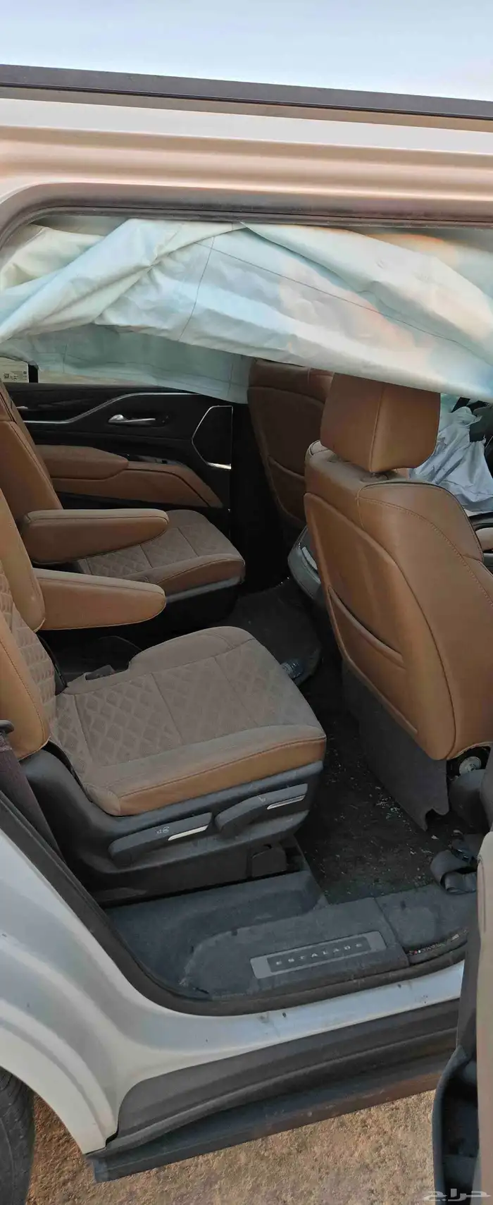 كاديلاك اسكاليد 2023 مصدوم 12