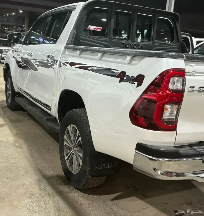 هايلكس غمارتين دبل اتوماتيك. فل كامل بنزين 4