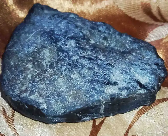 Raw sapphire...خام الياقوت الأزرق 1