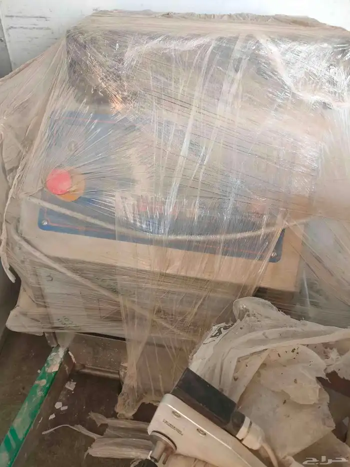 ماكينه تغليف ايطاليه الصنع 1