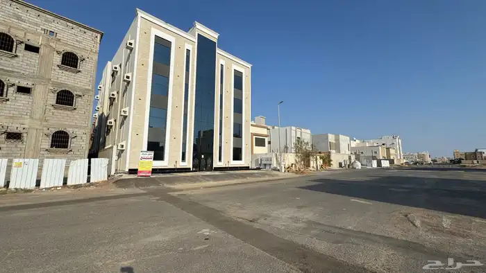 شقه فاخره للبيع جيزان حي السويس 3