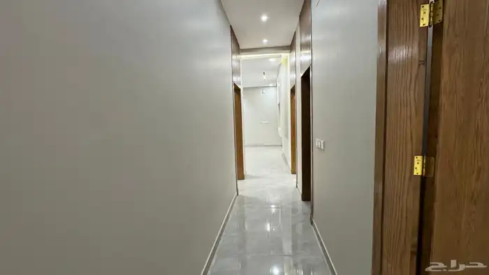 شقه فاخره للبيع جيزان حي السويس 18