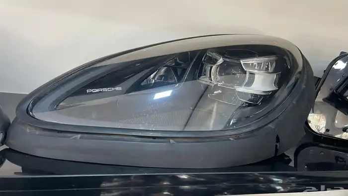 انوار بورش ماكان 2019 2023 اصلي وكاله نظيف 2