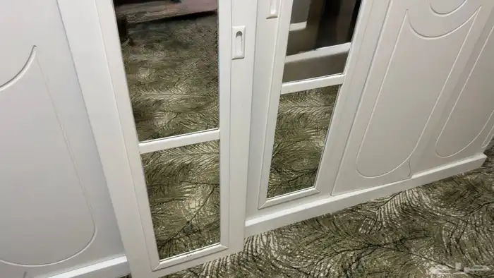 دولاب ملابس نظيف 1