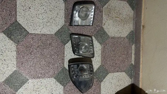 للبيع ثلاث قطع اسطبات الخلفي جيب باترول 2010 0