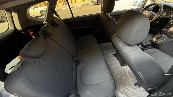 كيا كارينز 2011 2