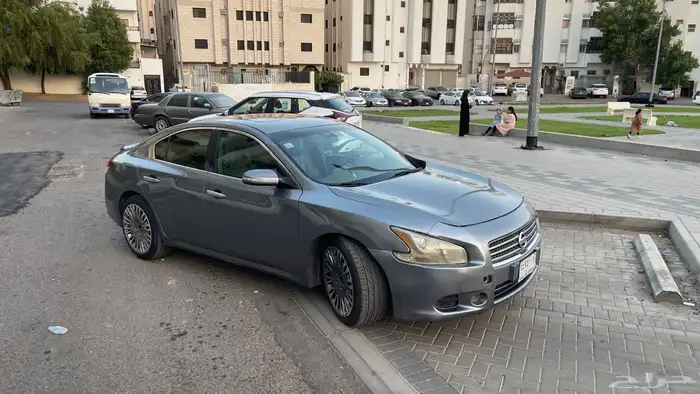 نيسان مكسيما 8