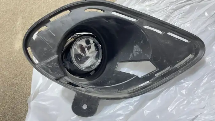 رادار دودج تشارجر RT 2023 مع قاعدته وكشاف يسار مع قاعدته 14