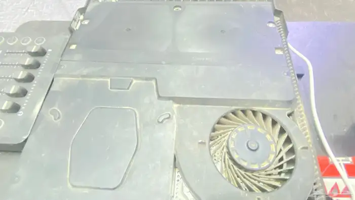 سوني فور برو للبيع ماتشكي من شي يجي معها شريط قراند 0