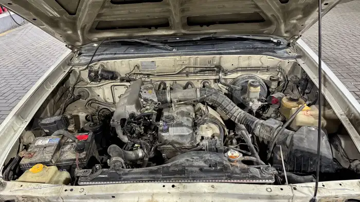 وانيت فورد رينجر 2005 6