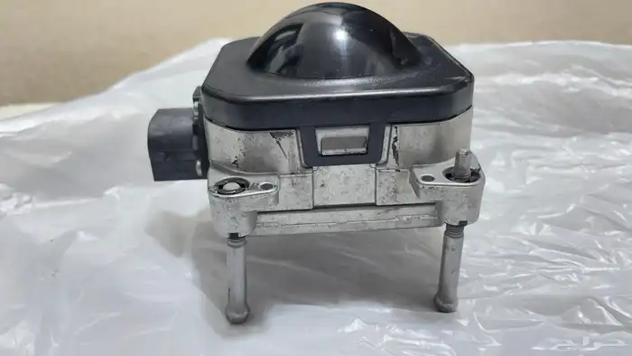 رادار دودج تشارجر RT 2023 مع قاعدته وكشاف يسار مع قاعدته 4