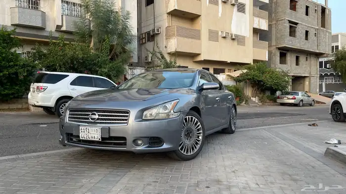 نيسان مكسيما 1