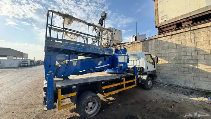 سله مان ليفت على سياره فوزو 2003 للبيع و الايجار الشهري 0