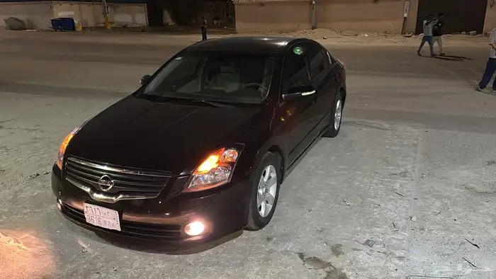 التيما للبيع 2009 نظيييف او البدل المناسب سياره عائليه 0