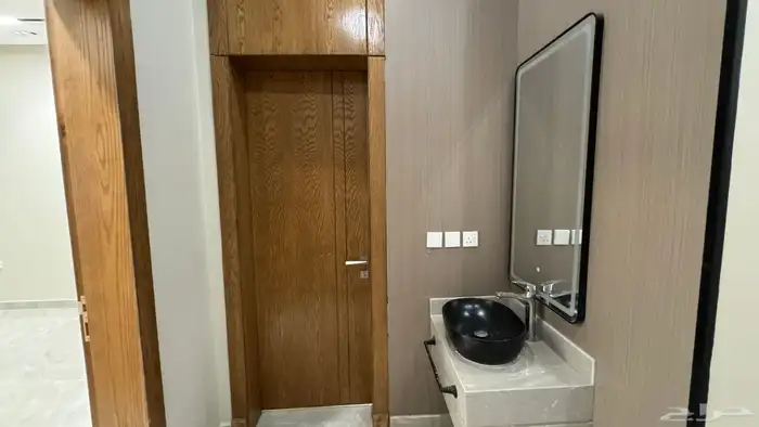 شقه فاخره للبيع جيزان حي السويس 17