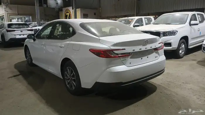 كامري جنوط بنزين e جديدة 2025 3