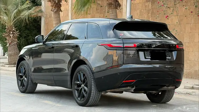 لاندروفر فيلار 2024 بحالة الوكالة 4