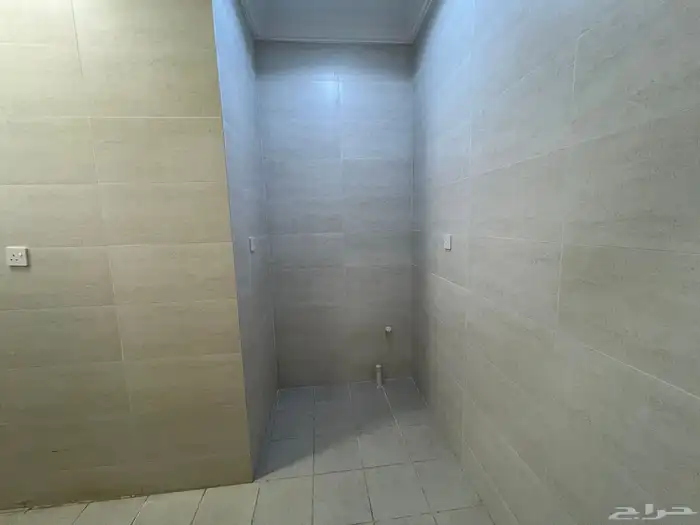 شقة 3 غرف جديدة للايجار حي شوران مكيفات راكبة 9