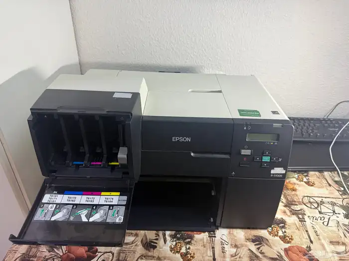 طابعات مستخدمة للبيع 3