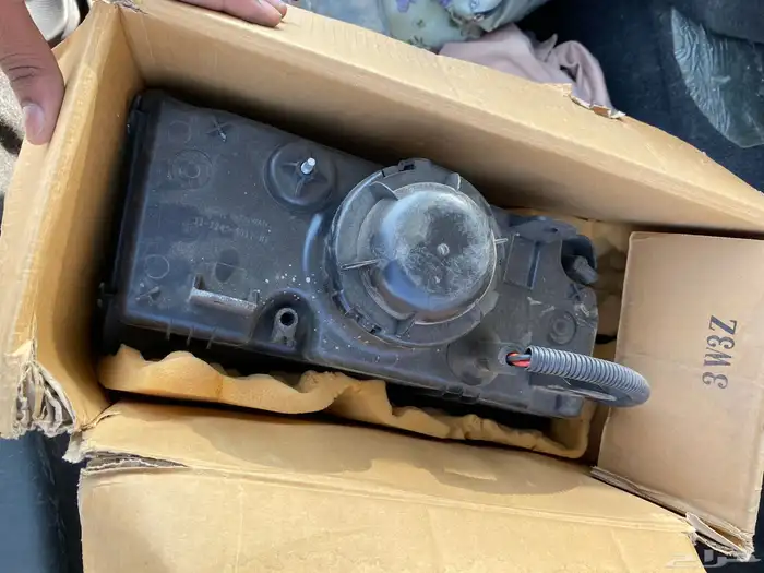 للبيع شمعه فورد مارودر 3