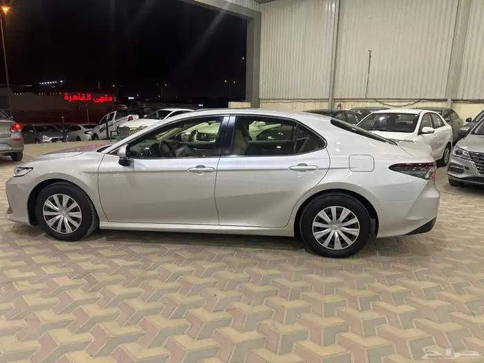 كامري LE 2022 استاندر من عبداللطيف جميل 1