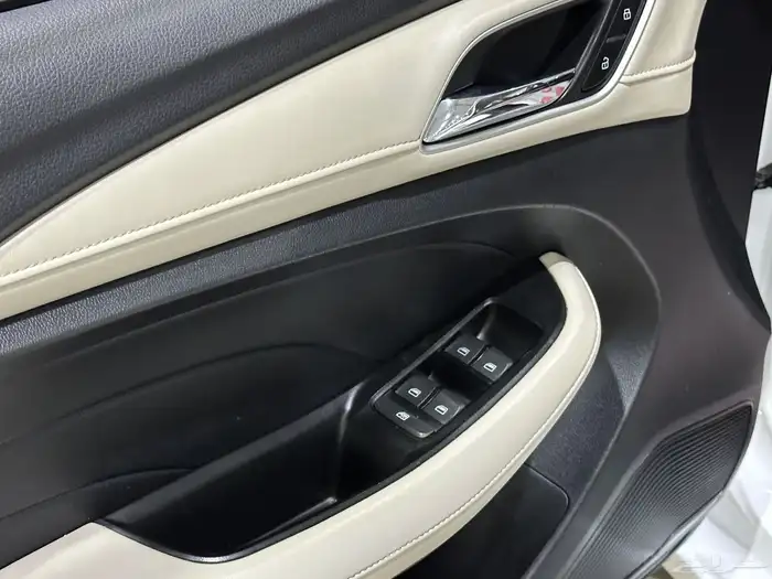 ام جي5 MG5 استاندر 2022 3