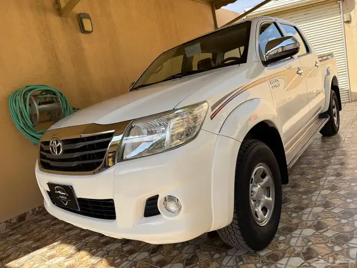 هايلوكس دبل غمارتين المديل 2012 قير عادي خليجي وكالة 0