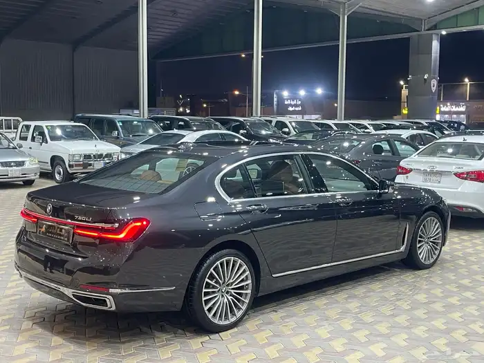 بي أم دبليو 730 موديل 2020 4