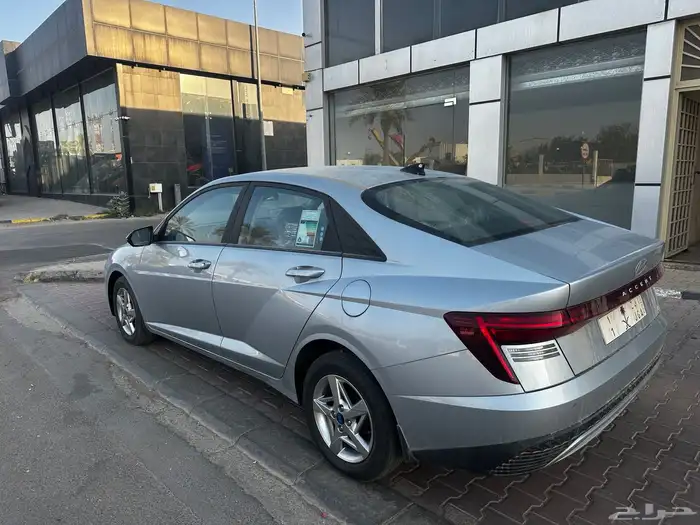 اكسنت فليت رصاصي 2024 ماشي الفين كيلو فقط 4