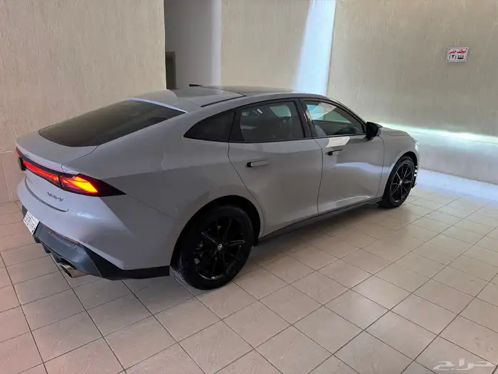 شانجان UNI V 2024 0