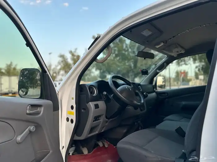 نيسان باص بضاعه موديل 2020 سعودي قير عادي ديزل 9