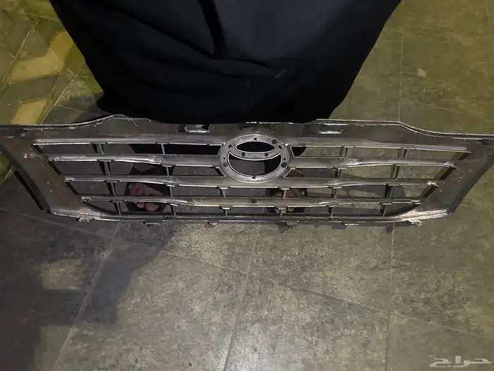 اغراض هايلوكس 12-15 صدام خلفي وشبك البيع سمح 2