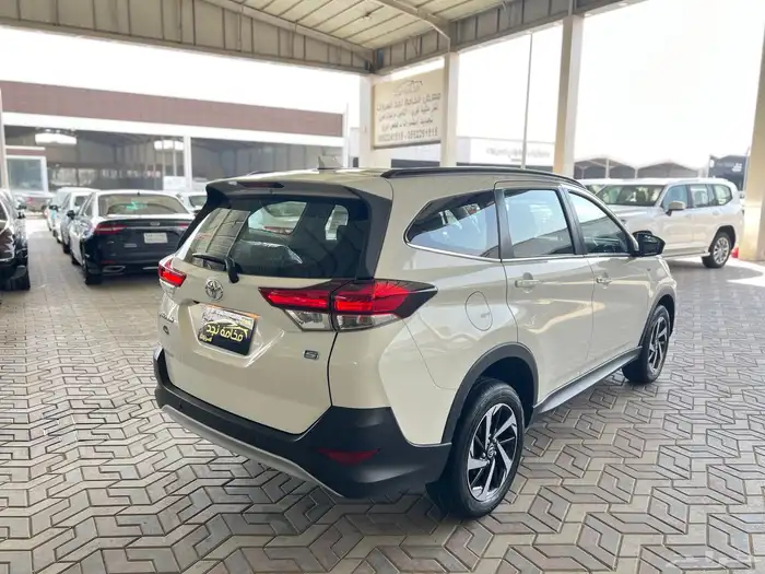 تويوتا راش 2023 فل كامل سعودي ماشي 20 الف 3