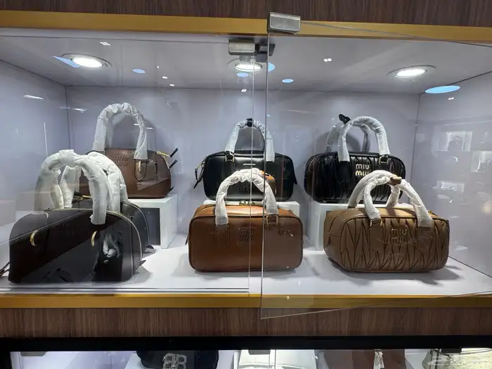 شنط براندات  شنط ماركة  شنط جوتشي   شنط لويس فوتون 25