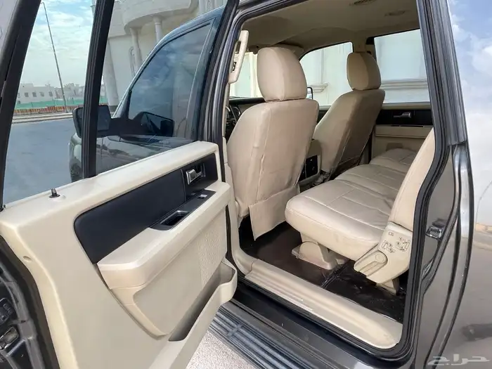 للبيع فورد اكسبيدشن طويل 2016 مالك اول بدون دبل 28