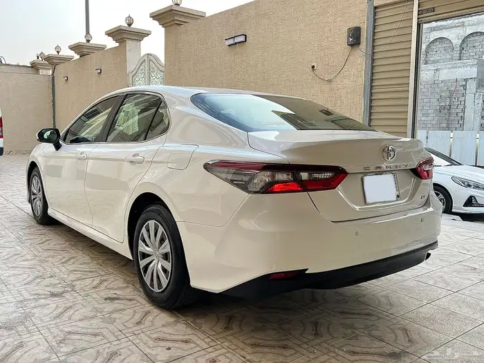 تويوتا كامري 2022 LE عداد 41 شد بلد 10