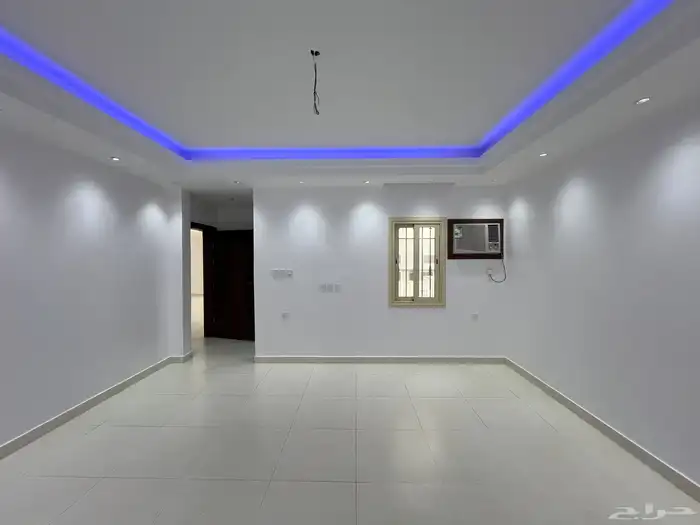 شقة 3 غرف جديدة للايجار حي شوران مكيفات راكبة 14