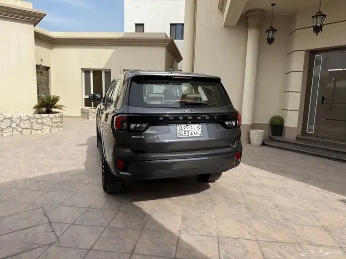 فورد ايفرست 2024ديزل ماشي 6000 XLS دبل 9