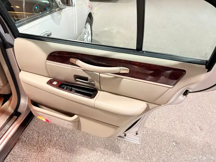 لنكون تاون كار 2011 مخزن 15