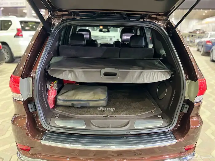 جيب شيروكي جراند 2015 فل كامل سعودي ماشي 139 الف 6