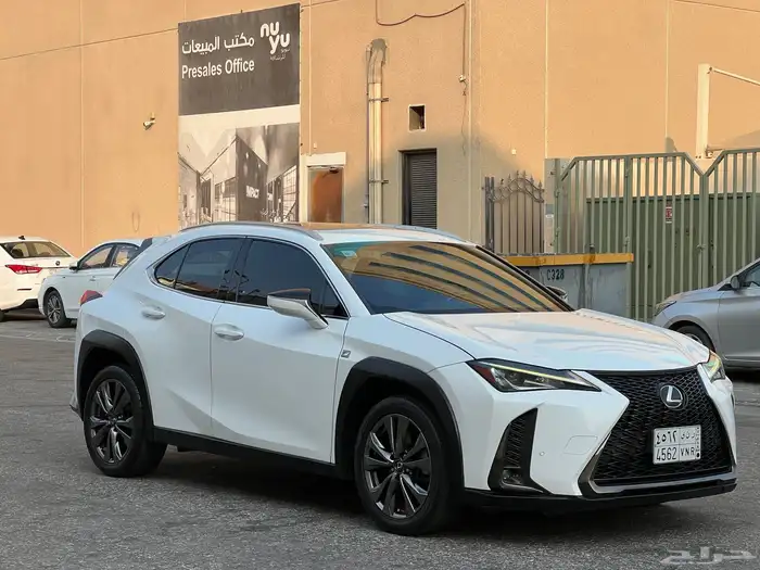 لكزس UX200م ديل 2019 فل 18