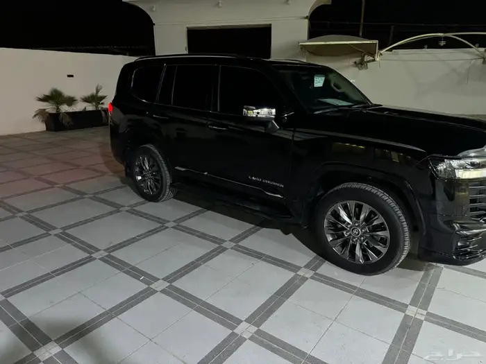 لاندكروزر 2023 5