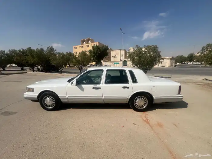 لنكولن تاون كار موديل 1996 5
