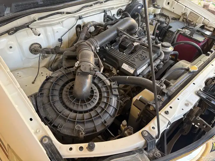 هايلوكس دبل غمارتين المديل 2012 قير عادي خليجي وكالة 86